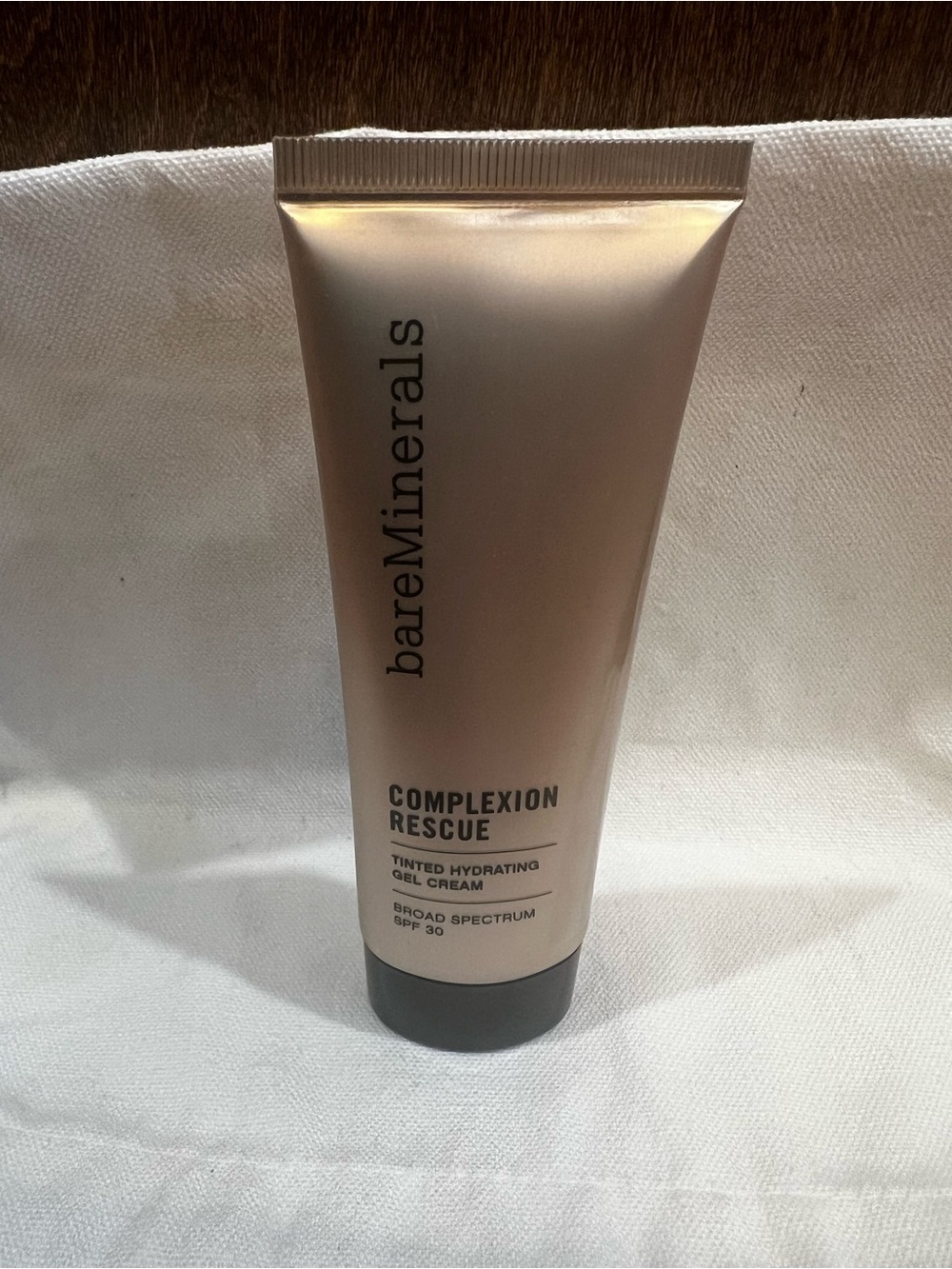 bareMinerals Complexion Rescue Tinted Hydrating Gel Cream - Black & Brown Accent